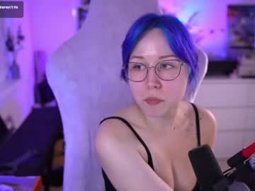 girl
        blue_mooncat cam image #2923295