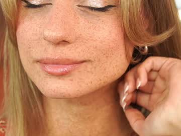 girl
        artease cam image #3530150