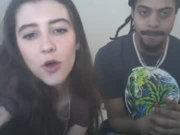 couple
        a_mariejuana69 cam image #817151