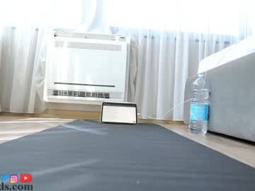 girl
        serareads cam image #4620966