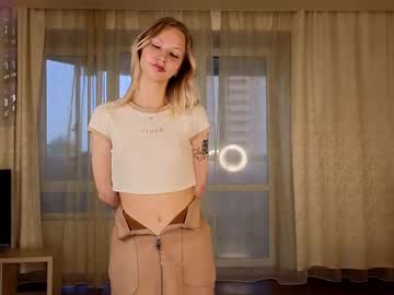 girl
        lynettedendy cam image #4581010