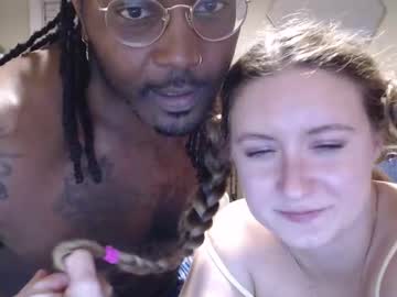 couple
        violetxdaddy cam image #3419627