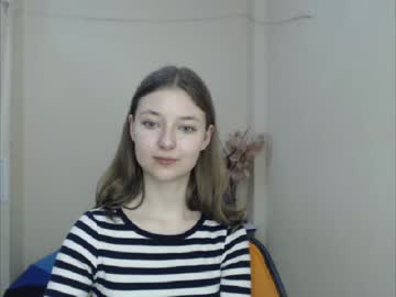 girl
        vivien_leight cam image #680111