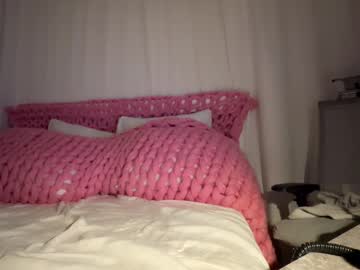 girl
        tqla cam image #4084783