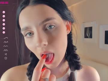 girl
        maryturneer cam image #421008