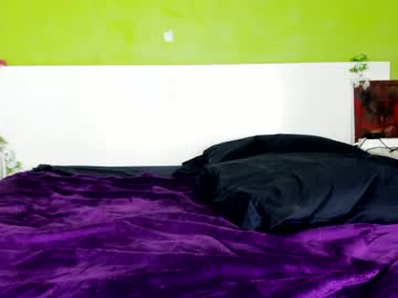 girl
        lily_holy cam image #1554830