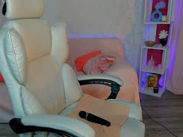 girl
        madeline_jackson cam image #374015