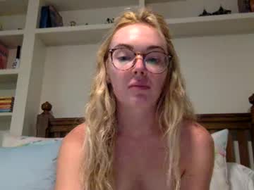 girl
        lulu22199 cam image #3143643