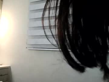 girl
        yourbonie cam image #727715