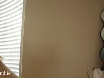 girl
        bestblondiiecb cam image #4461443