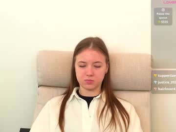 girl
        nico_collard cam image #4382102