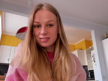 girl
        magic_couple13 cam image #2600569
