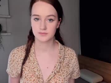 girl
        beatrixdurow cam image #2930056