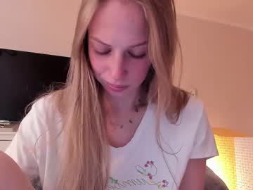 girl
        magic_couple13 cam image #4453330