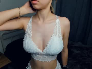 girl
        crazy_selfi cam image #1814207