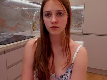 girl
        dream_beam cam image #3947083
