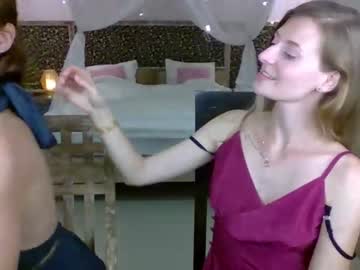couple
        goddess_marylin cam image #1968218