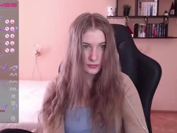 girl
        minnie_olson_ cam image #499361