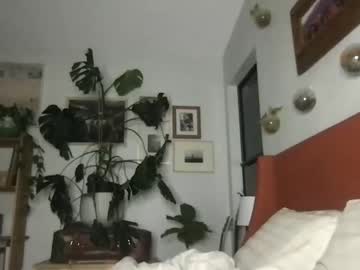 girl
        themarilynm cam image #1828914