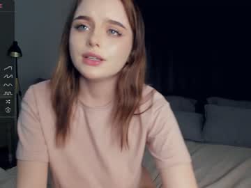 girl
        cute_caprice cam image #2439621