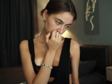 girl
        tessarosse_ cam image #1542915