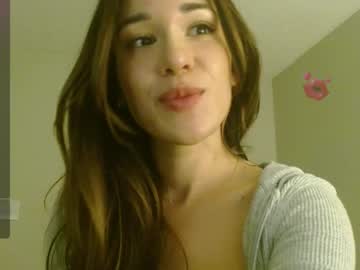 girl
        valerie_james3 cam image #3011799