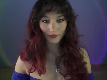 girl
        greeny_mat cam image #4249121