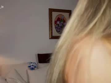 girl
        tatti_1 cam image #2833896