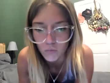 girl
        oliviahansleyy cam image #2781076