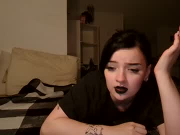 girl
        freyafiree cam image #1159764