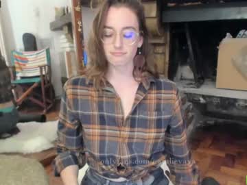 girl
        femmefatale14 cam image #999724