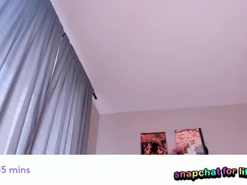 girl
        vivian_qwerty cam image #4486552