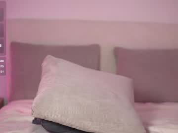 girl
        honeyyykate cam image #3387300