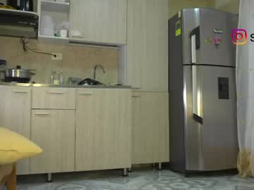 girl
        sow_fitt cam image #2258762