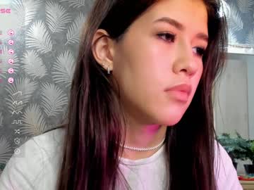 girl
        zarascarlett cam image #2153115