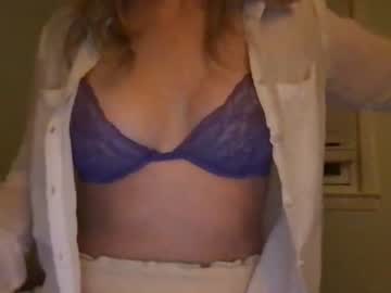 girl
        blondegirlog1 cam image #2454616