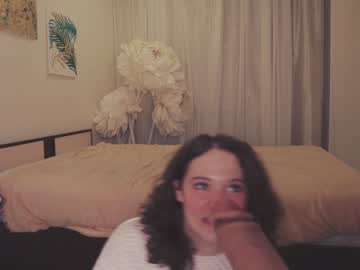 girl
        chery_lady22 cam image #1494179