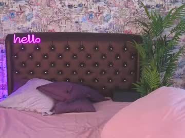 girl
        angelina_new cam image #3705601