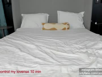 girl
        carolinaherera cam image #2333716
