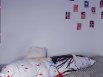 girl
        wmeow cam image #383979