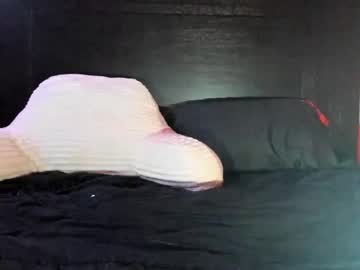 girl
        lovelilaxox cam image #3872712