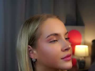 girl
        lipswithsmileonthem cam image #4371169