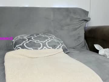 girl
        littlepinky77 cam image #2505424