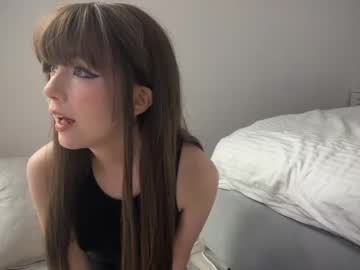 girl
        dreamywings cam image #3014596