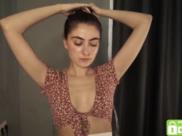 girl
        tessarosse_ cam image #1060179