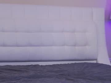 girl
        kittycaitlin cam image #2670566