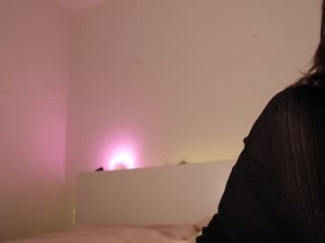 girl
        sae__ cam image #1039434