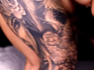 girl
        dee_waters cam image #4660440
