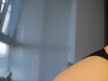 girl
        your_angie cam image #1159405