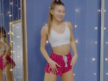 girl
        teonasafina__ cam image #352851